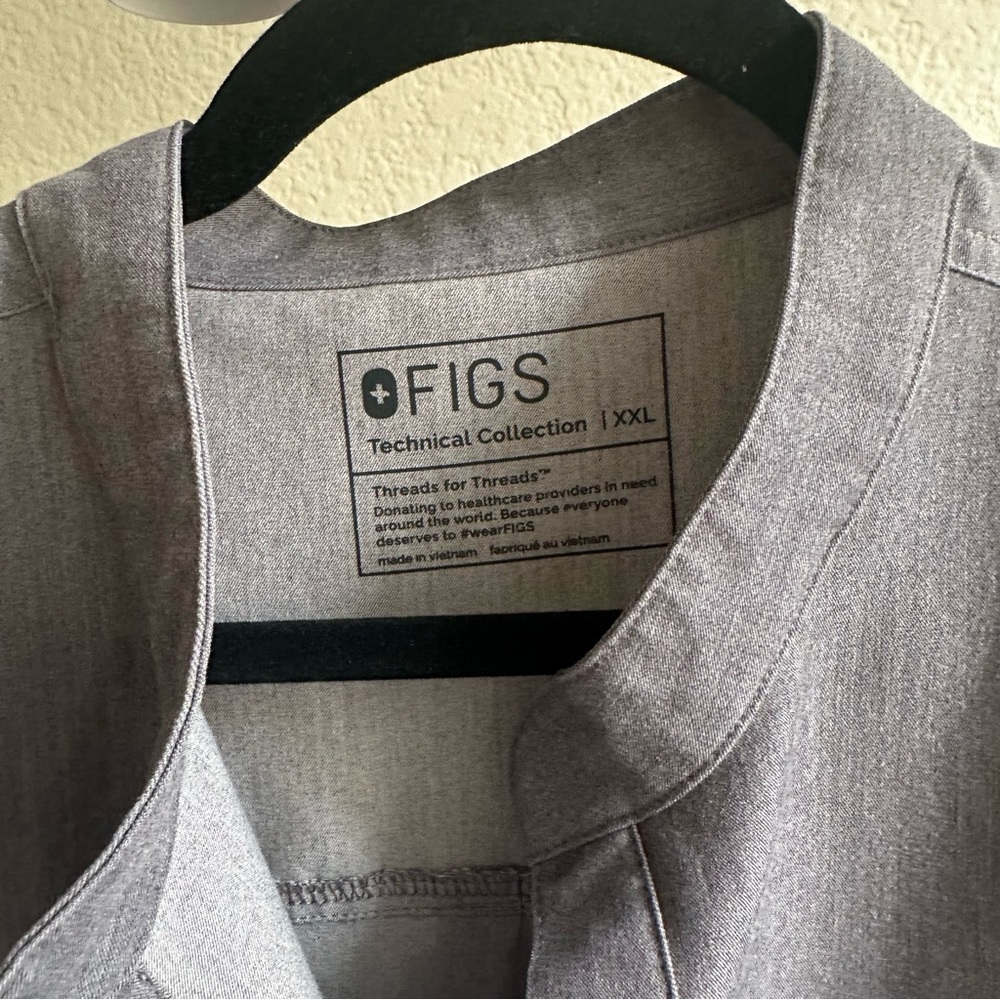 FIGS Graphite Rafaela Oversized Scrub Top - Picture 6 of 8